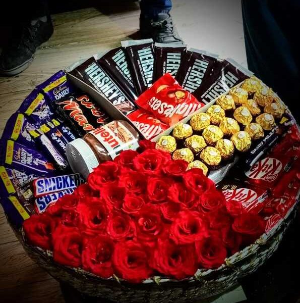 Ultimate Chocolate & Roses Surprise